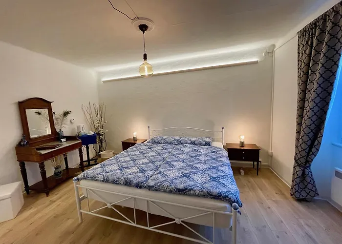 Konukevi 1912 - Blue - Old Town Locarno