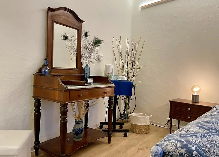 1912 - Blue - Old Town 3* Locarno